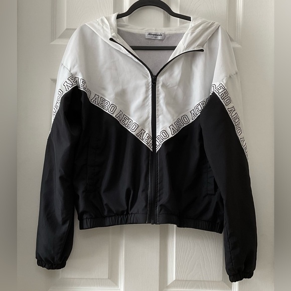 Aeropostale Jackets & Blazers - Aeropostale Black and White Windbreaker Jacket
